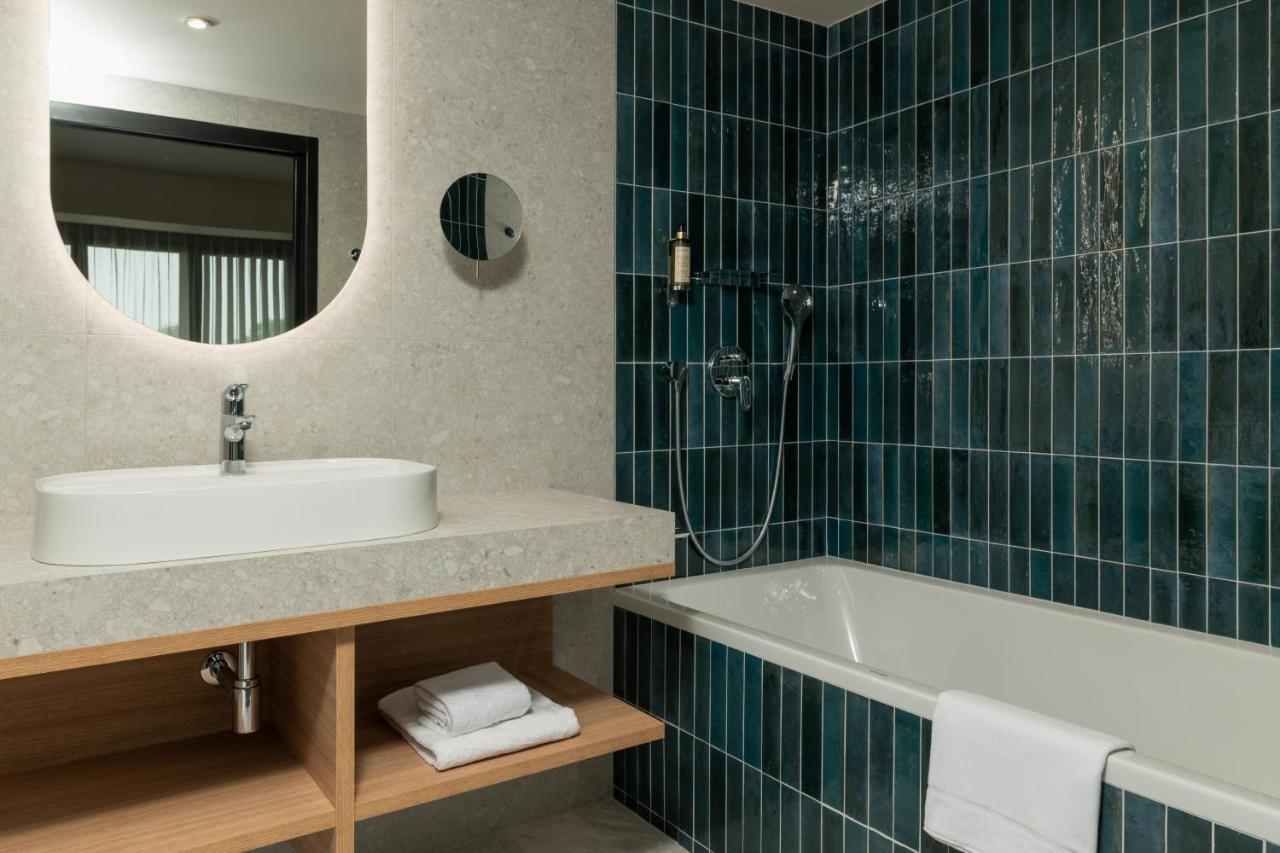 Hotel Parc Du Landreau 莱塞比耶 外观 照片